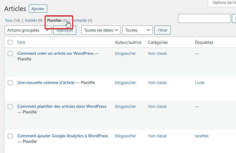 comment-planifier-des-articles-dans-wordpress-16 » BlogPasCher bouton « Planifié » en haut du tableau dans la section articles du tableau de bord WordPress.